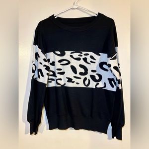 MyKrazyTees Black Women's Leopard Color Block Long Sleeve Sweatshirt. Size Small